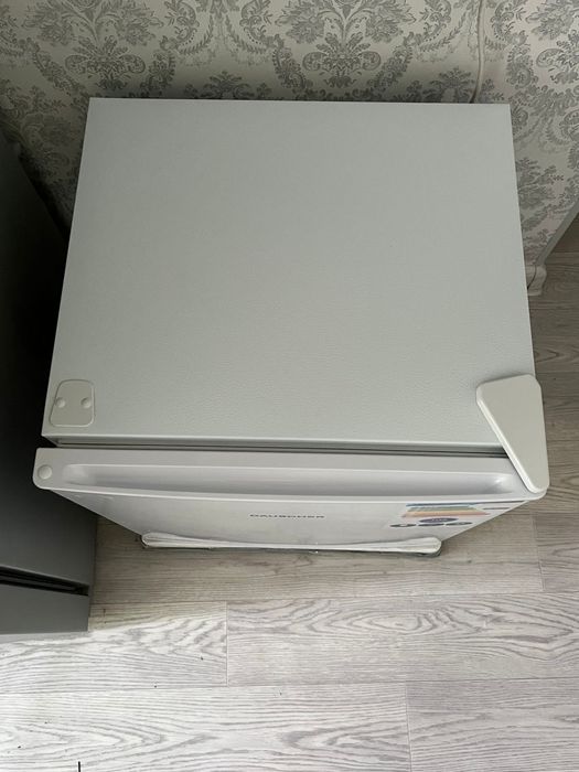 Холодильник маленький "DAUSCHER"