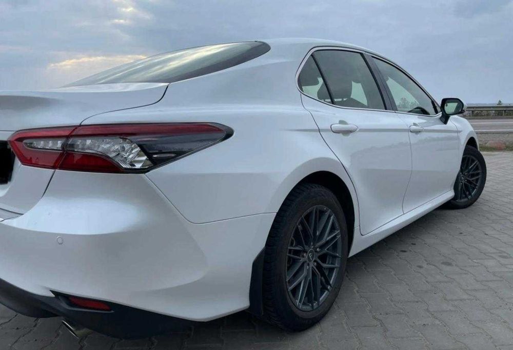 Toyota Camry 2021