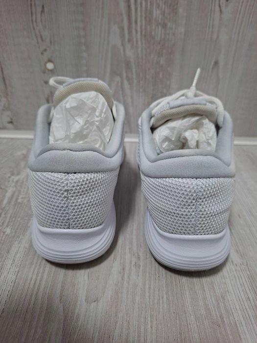 Adidasi dama nike