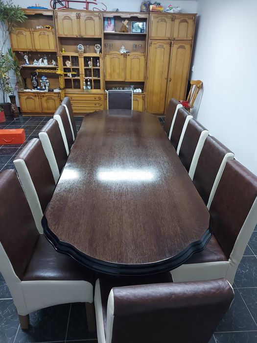 Vand Mese si Scaune de la 2000 lei