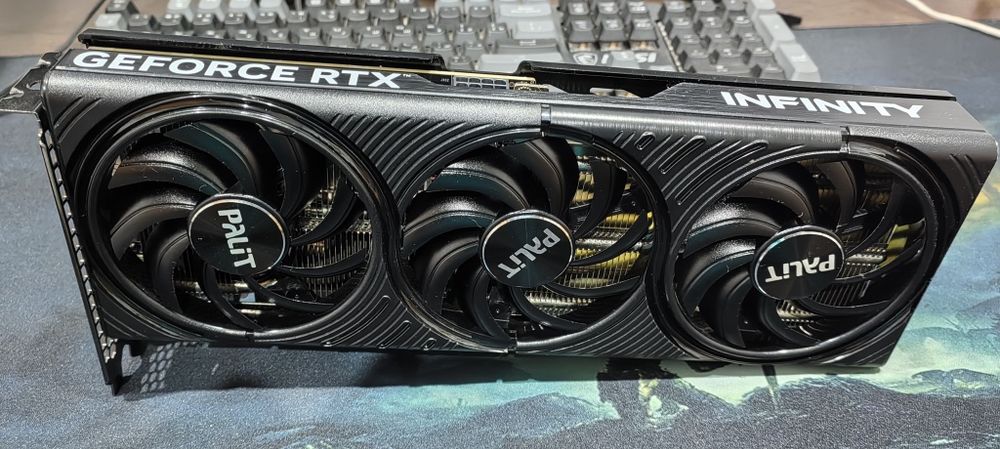 Продам Видеокарту RTX 5060 ti 16gb