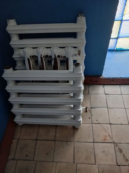 Продам чугунные батареи