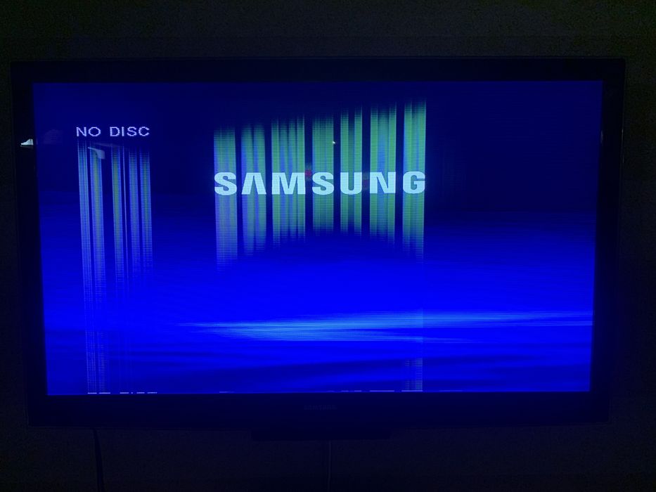 Б/У ТВ Samsung 55 дюймов с проблемами экрана (полосы)
