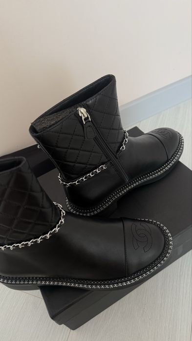 Сапожки chanel