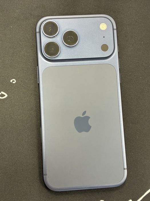 Продам 17 pro max