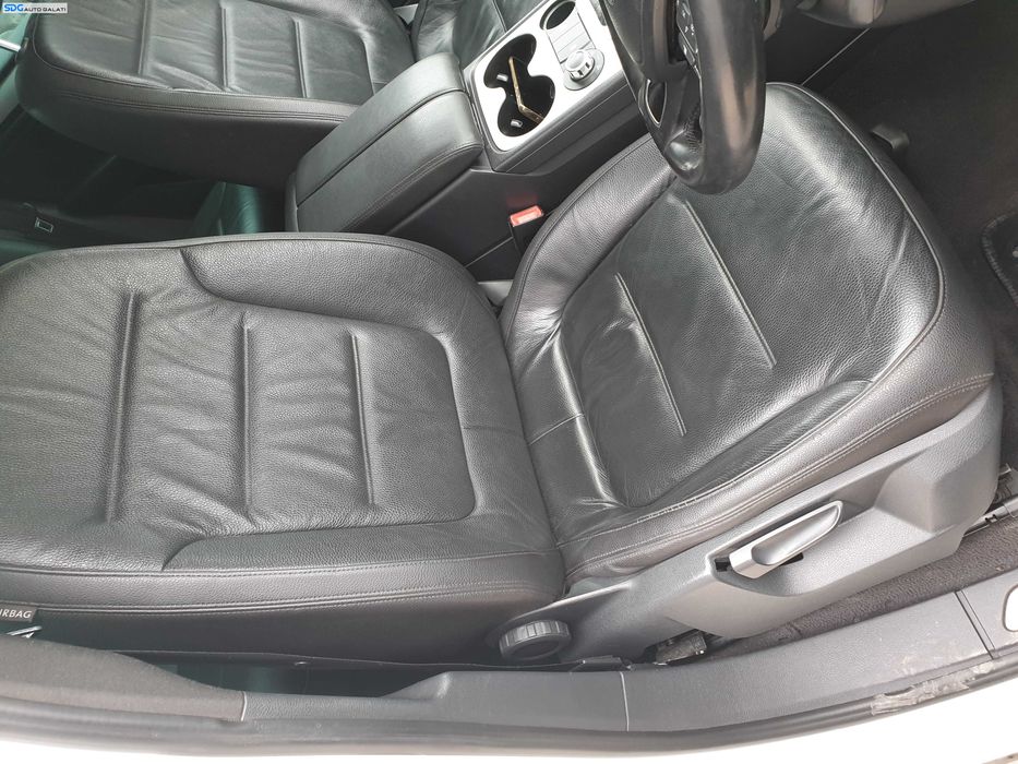 Scaun Piele Dreapta Fata cu Incalzire Volkswagen Touareg 7P 2011 - 2018 [K9031]