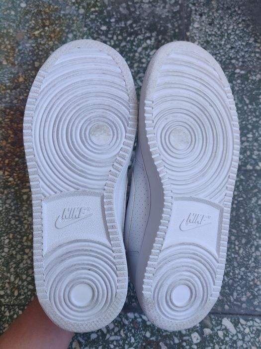 Бели кожени кецове Nike 37.5