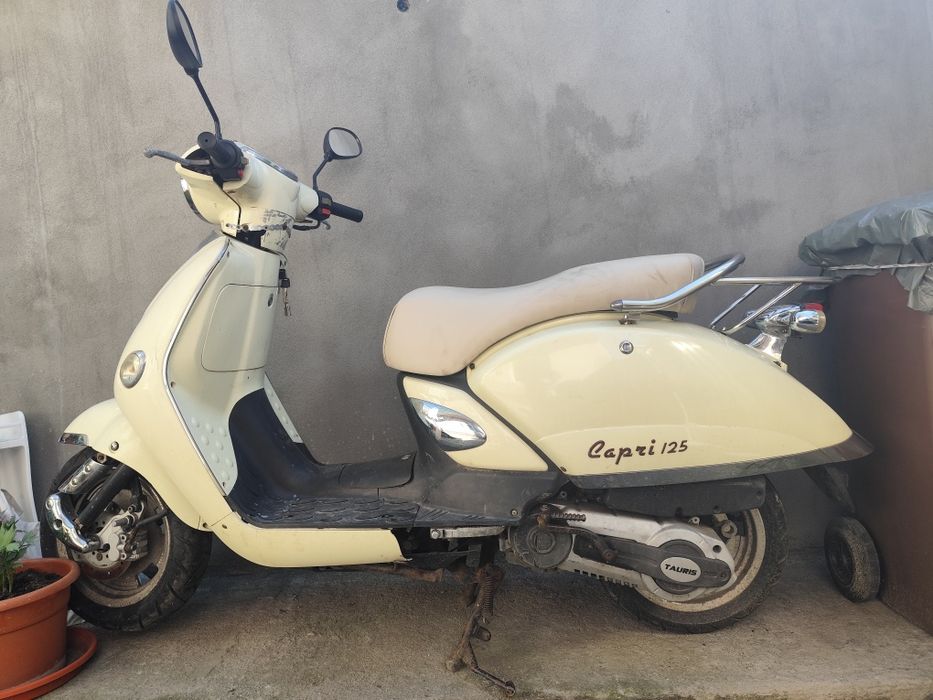 Scuter Capri 125 cmc