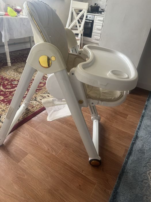 Детский стульчик для кормления