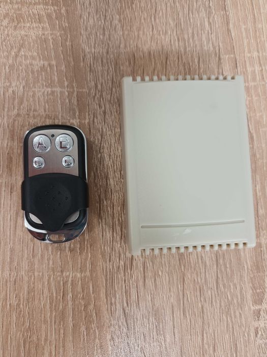 Четириканално реле 12V - 220V 20A + дистанционно управление, модул