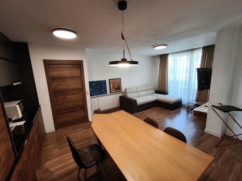 Дава се под наем Тристаен апартамент в София, Малинова долина - 170 кв.м за 849 € - Снимка #1