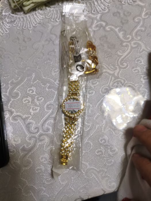 Детские часы в комплекте с браслетом