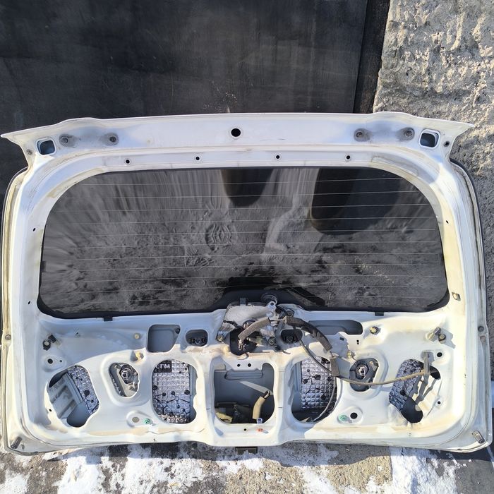 Дверь багажника Хонда Стрим