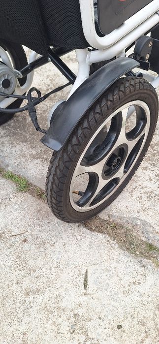 Scaun cărucior electric