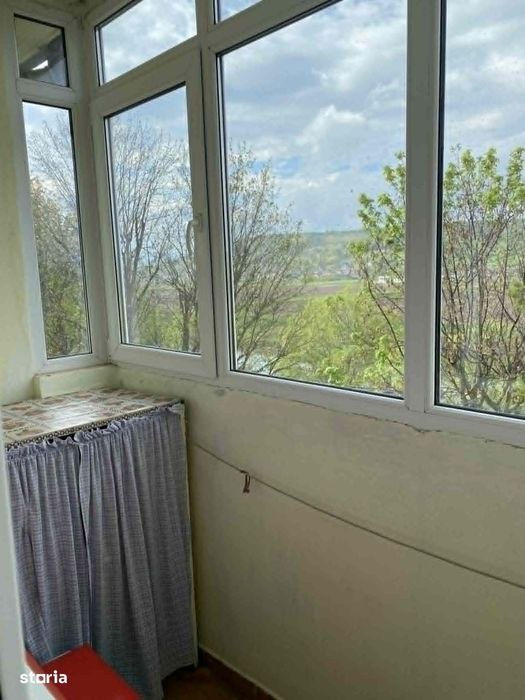 Apartament de vânzare cu 3 camere zona Micro 1