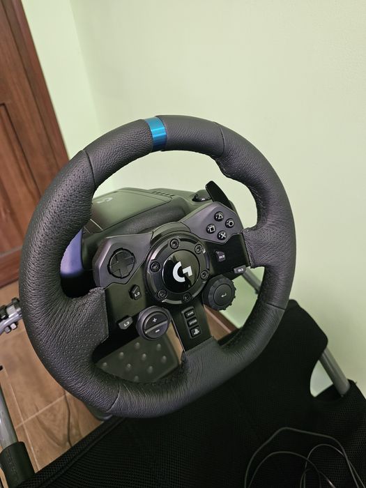 Logitech G923 racing wheel, playseat logitech challenge X
