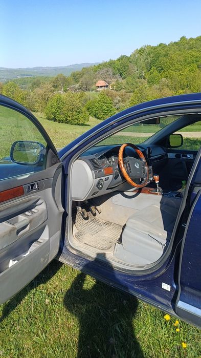 Vând Volkswagen Touareg 2.5 disel