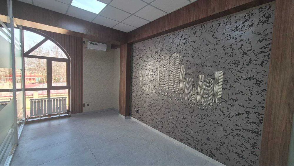 Сдаётся офис в БЦ  Яккасарайский район R25