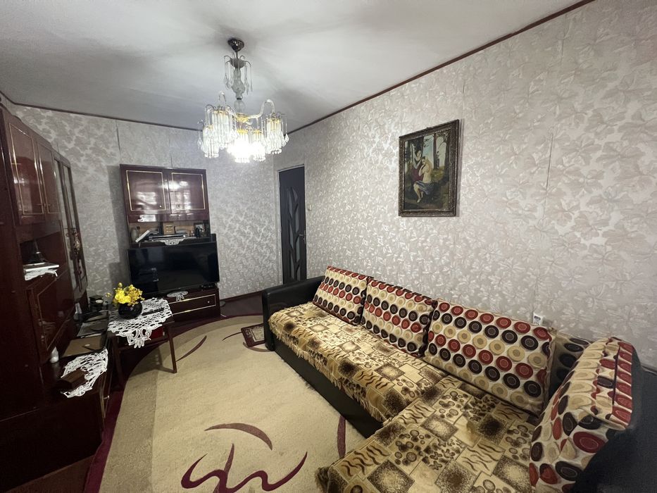 Apartament semidecomandat, centrala, etajul 3, zona Bigul Nou