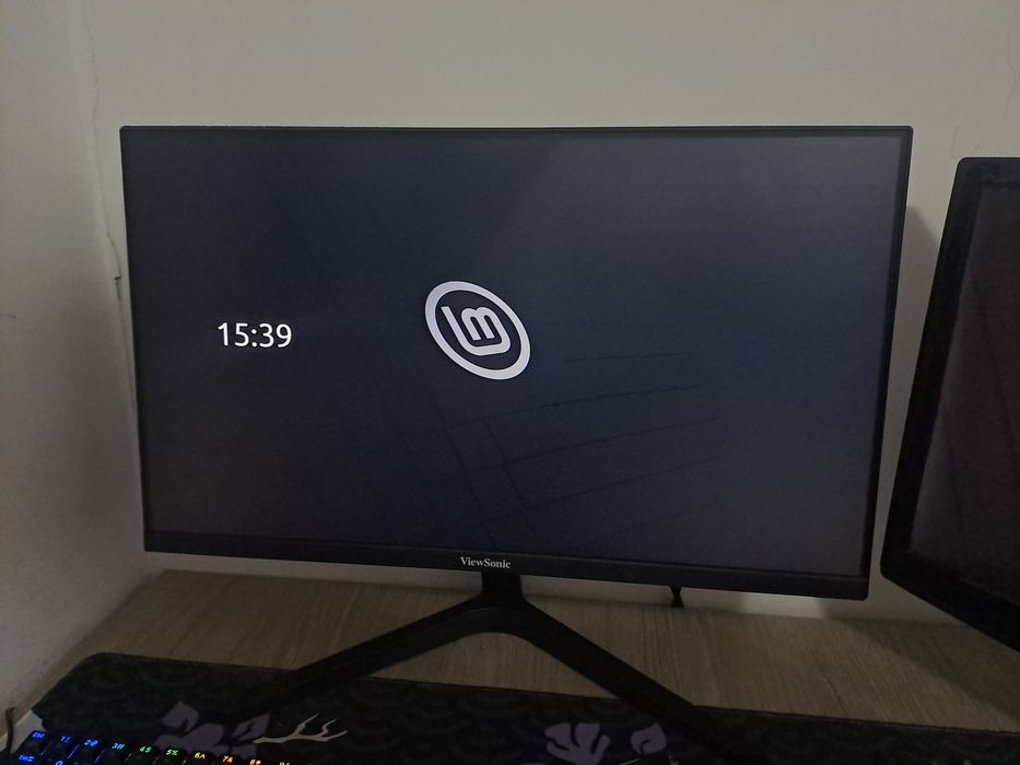 Vand monitor Viewsonic 180hz 24'