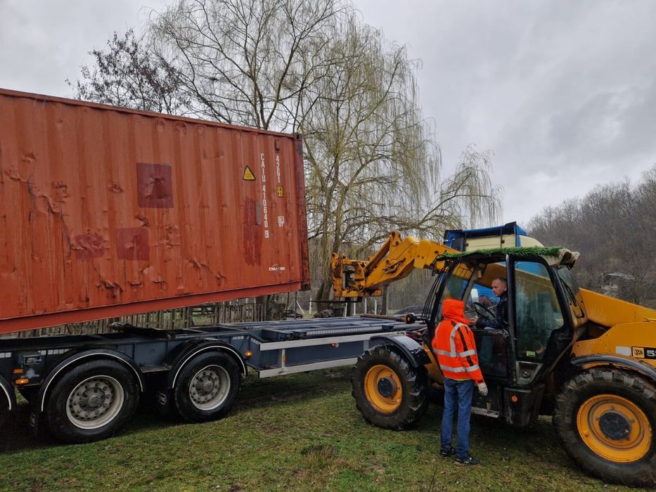 Container maritim depozitare