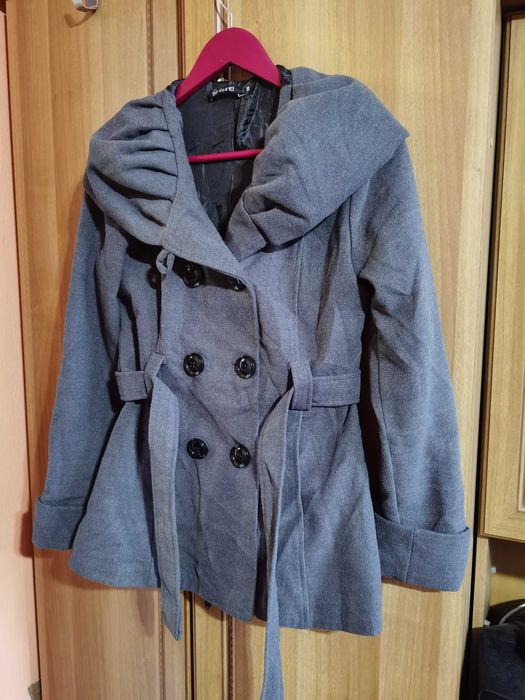 Елегантно младежко палто за пролет- есен от тънка вълна