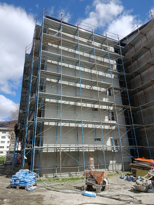 Echipă Construcții (7 oameni)  – Amenajări Interioare și Exter