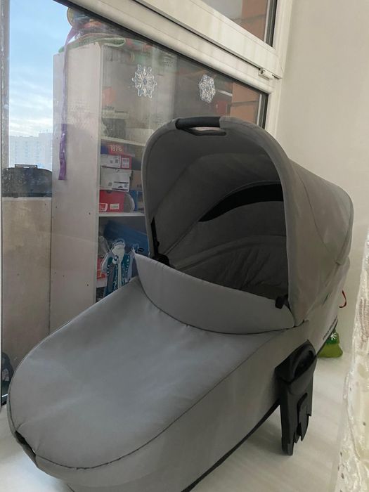 Продам коляску easy walker 2 в 1