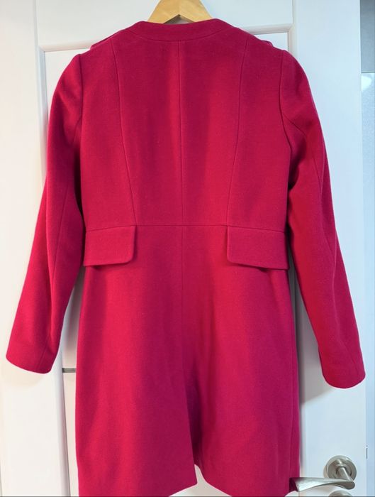 Палто в малинен цвят