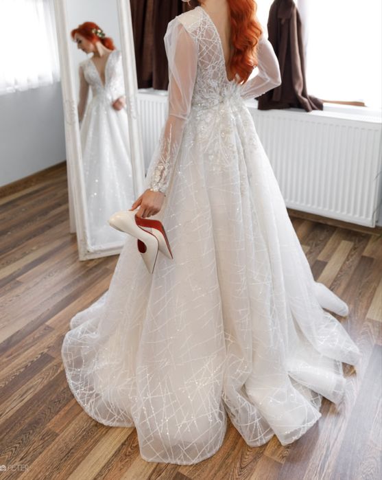 Rochie de mireasă de vânzare – Eleganță și rafinament