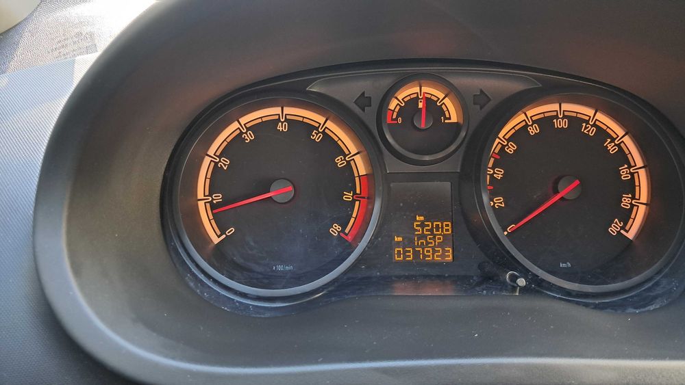 Продавам Opel Corsa