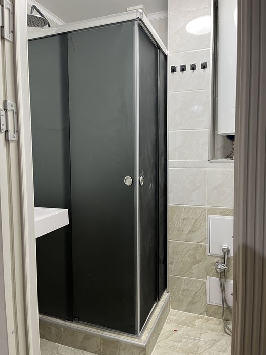 Душевые кабины, перегородки из стекла