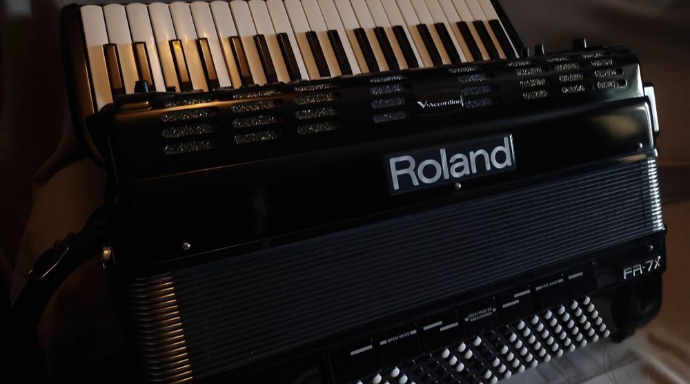 Acordeon Roland FR7X - IMPECABIL