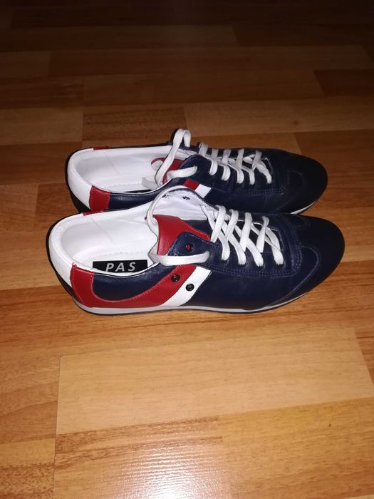 Adidași de vânzare (piele 100%)