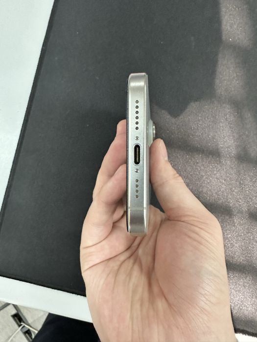 iPhone 15 Pro Max Titan ideal