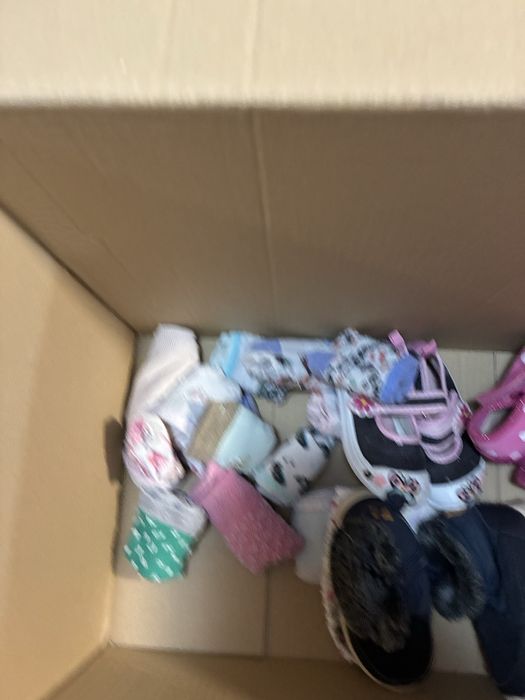 Hainute copii fiarte bine pastrate