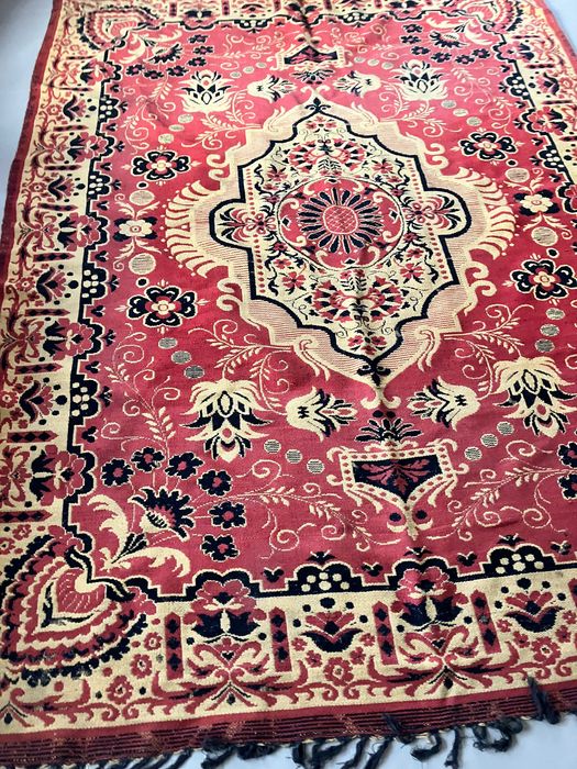 Двулицев ръчно тъкан килим