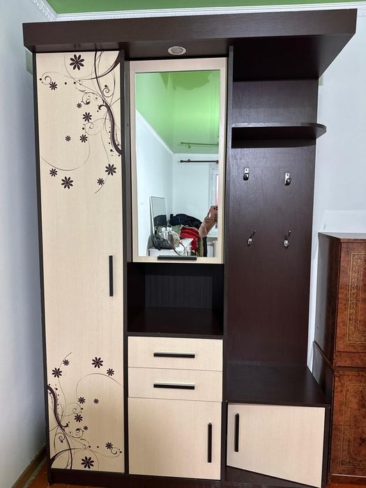 Прихожая продается в хорошем состоянии!