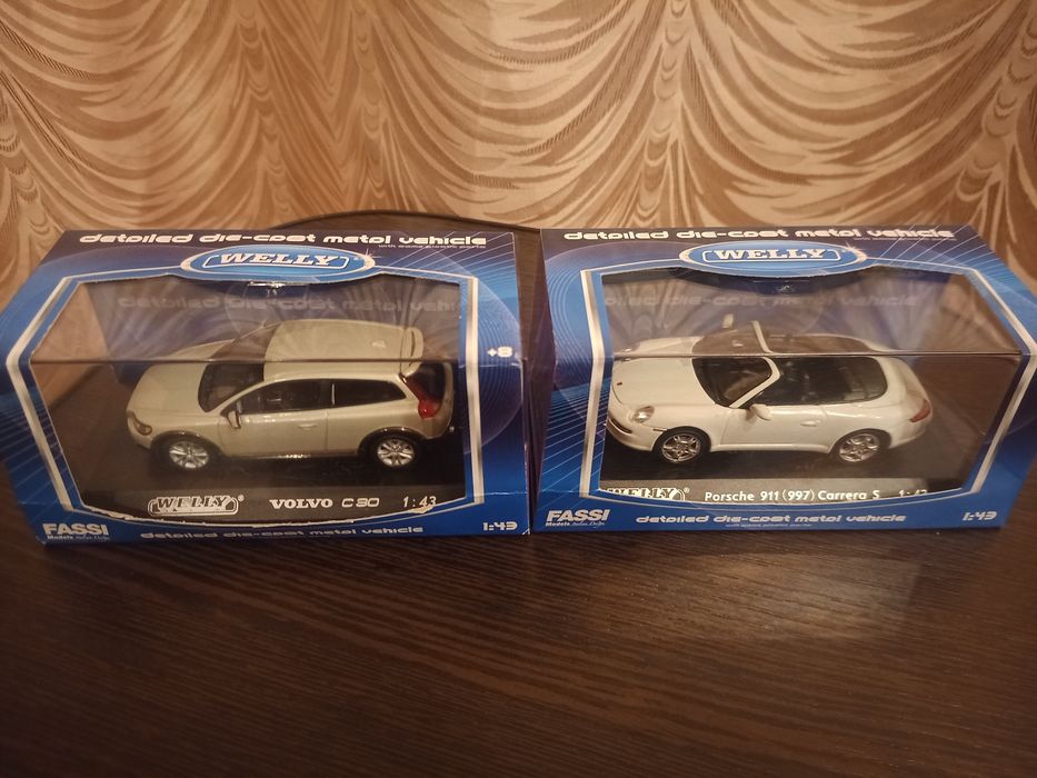 Коллекция моделей масштаба 1:43