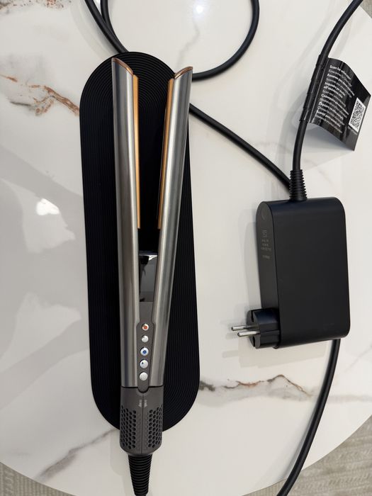 Dyson airstrait original , fara cutie !! aparat de uscat si indreptat parul