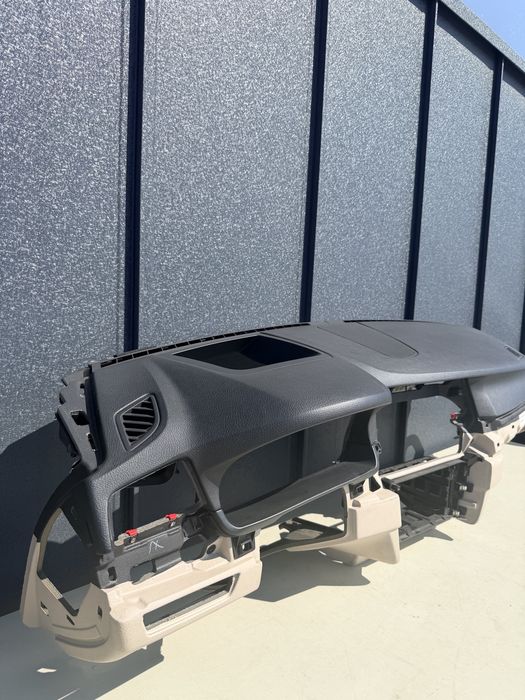 Plansa bord Head Up BMW seria 5 f10 f11 neagra/Oyster