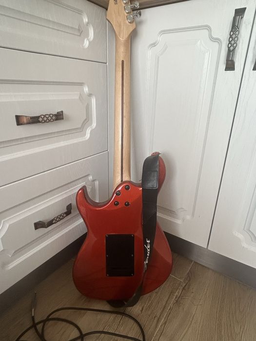 Cort G210 електрическа китара