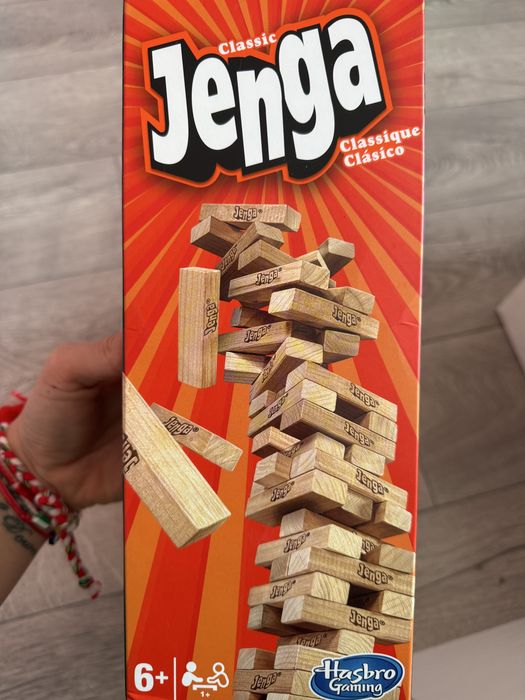 Дженга игра дървени кубчета