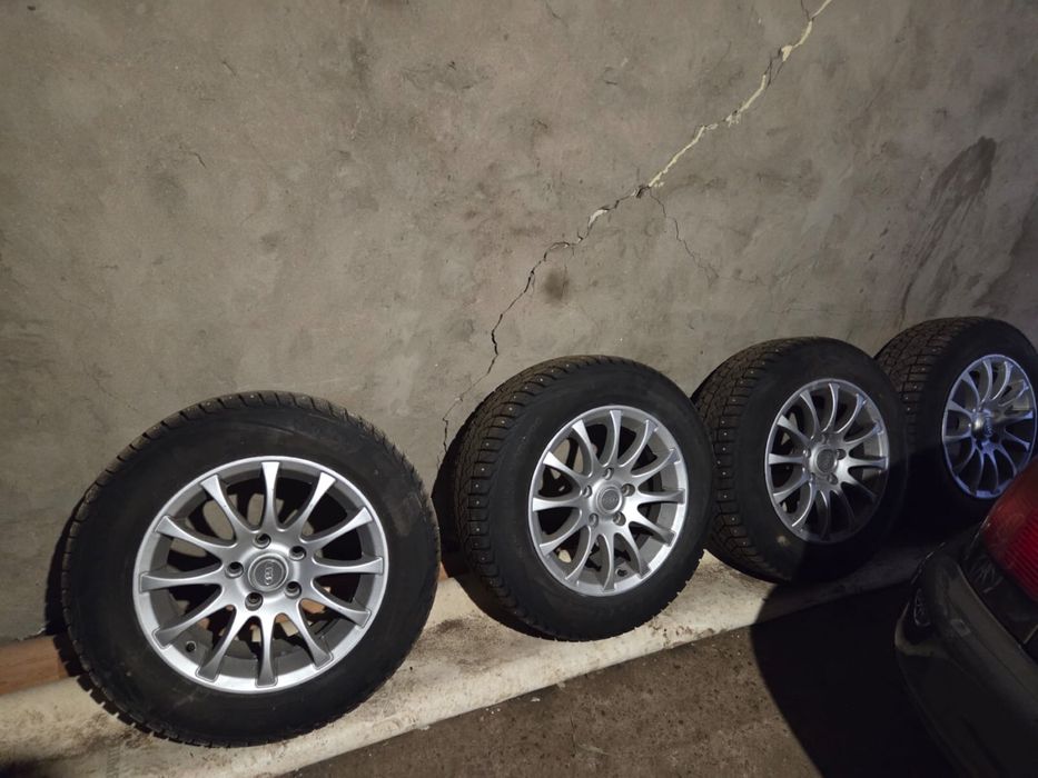 Комплект дисков с зимней резиной