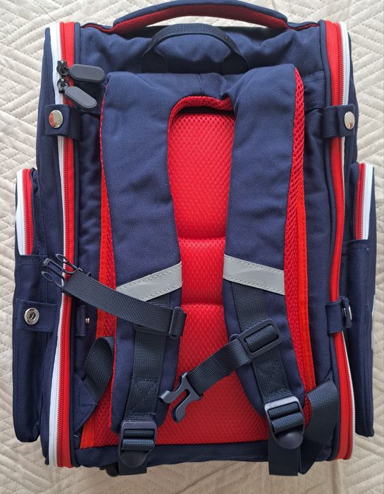 Продам рюкзак школьный новый