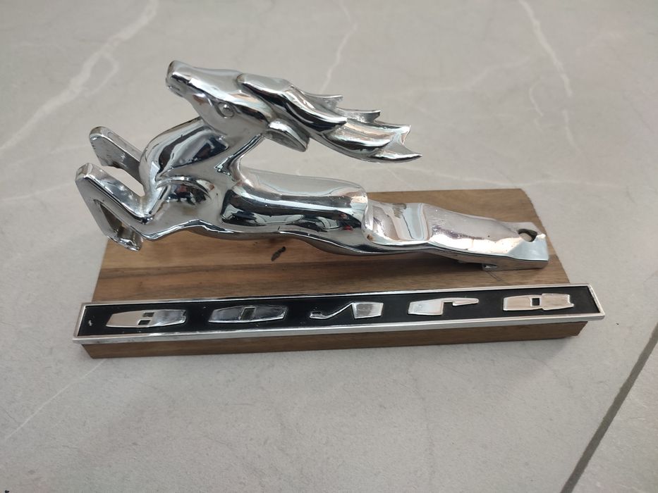 ГАЗ 21 . Волга. Олень на капот.