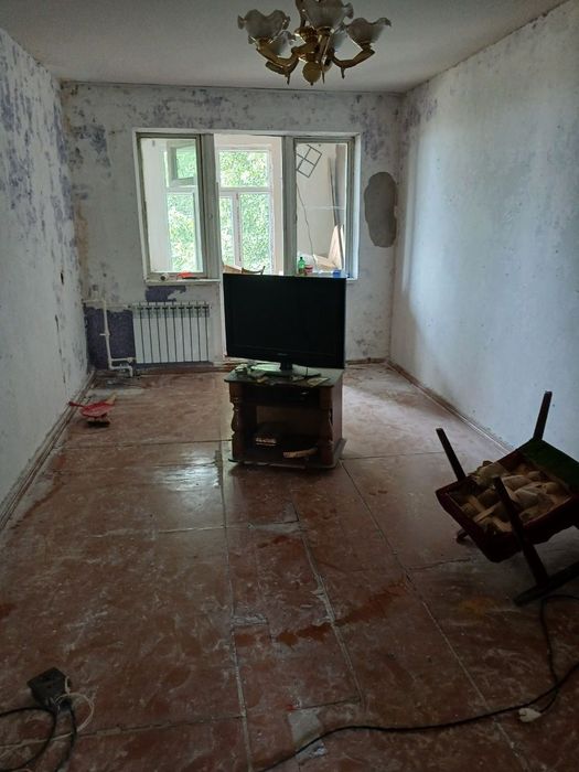Продаётся 2/4/4 [4й-микрорайон]