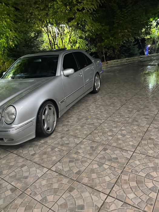 Mercedes e320 avangard