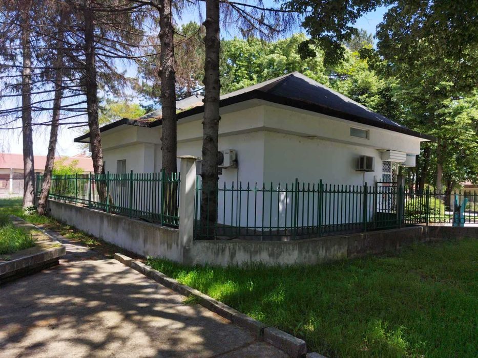 Дава се под наем Офис в Генерал Тошево - 40 кв.м за 204 € - Снимка #21