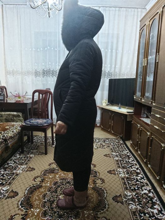 Зимнее стёганное  пальто с капюшоном.